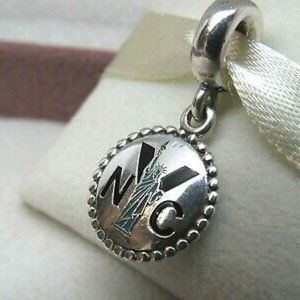 EXCLUSIVE Pandora NYC Statue Of Liberty Charm